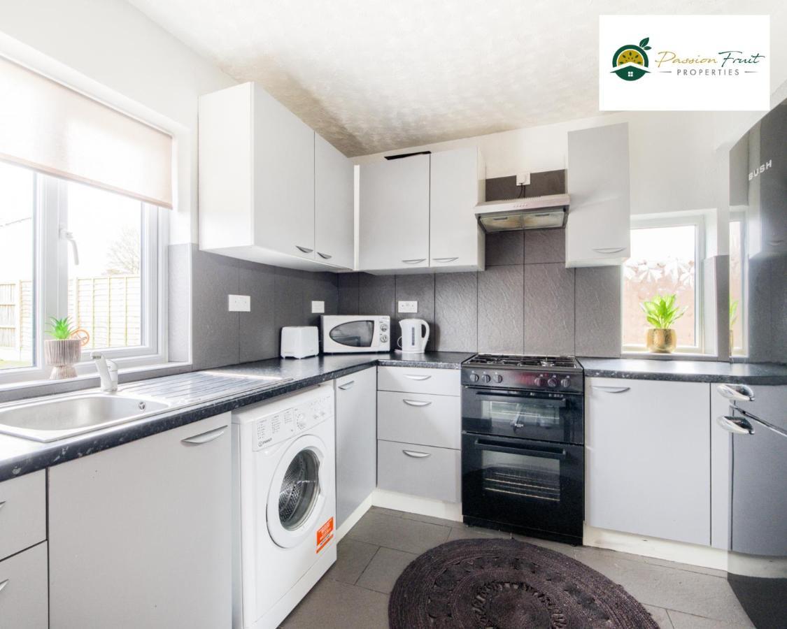 3 Bedroom House With 5 Beds House By Passionfruit Properties Near Coventry City Centre - Bcc Kültér fotó